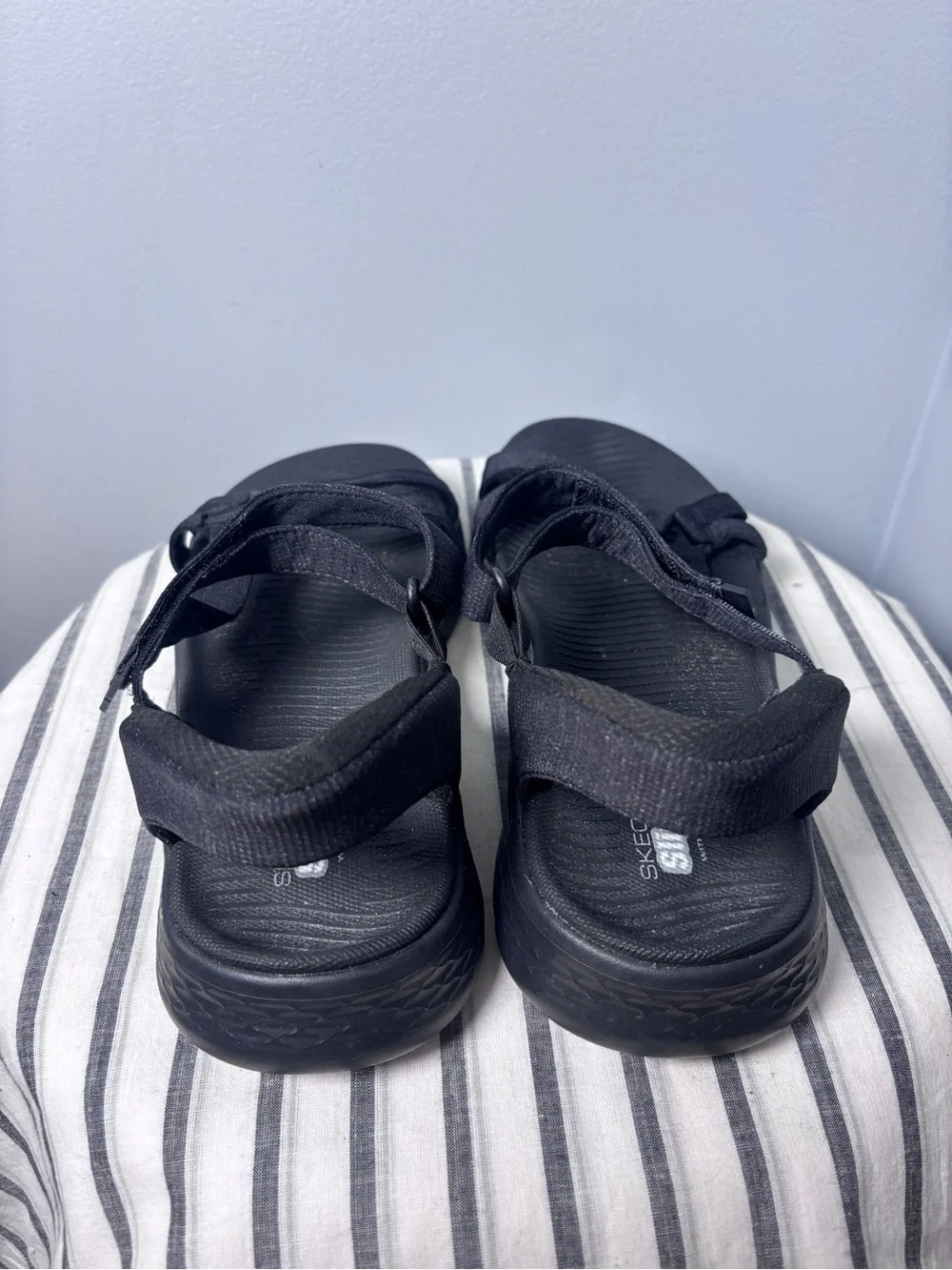 Women’s Skechers Hands Free Slip-ins sandals size 10